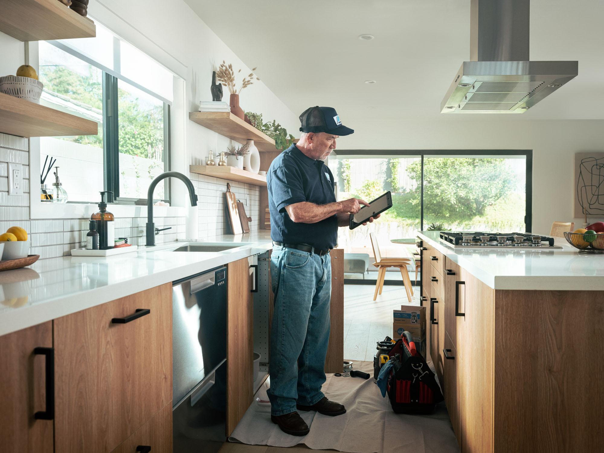 LP | Crew Control | Switchback B > Image