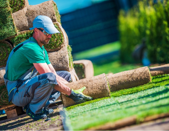 8 Reasons to Use a Landscaping Job Costing App