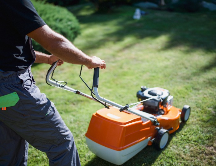 5 Ways Landscaping Equipment Management Apps Help Your Business